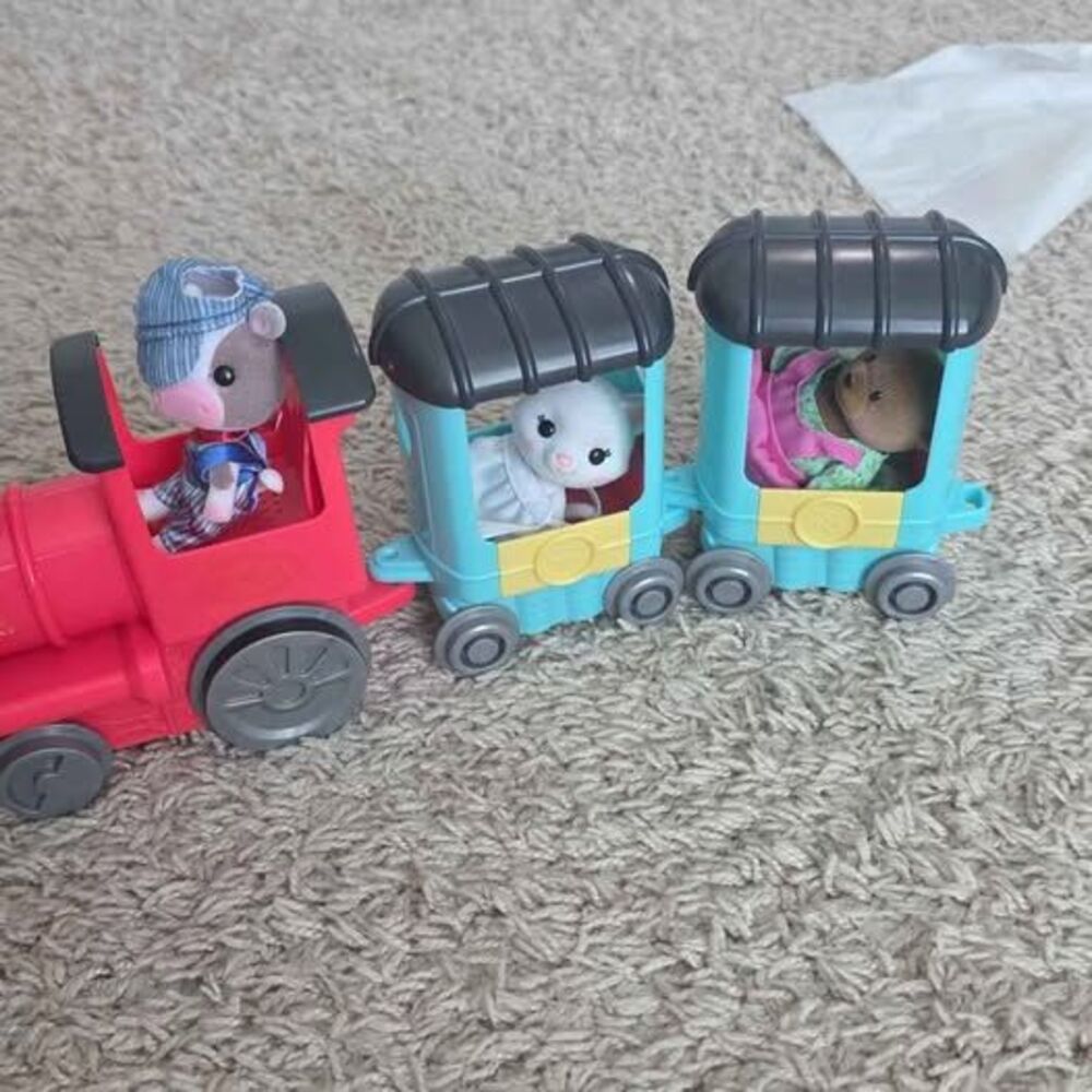 Calico Critters Baby Choo-Choo Train with 3 Figures